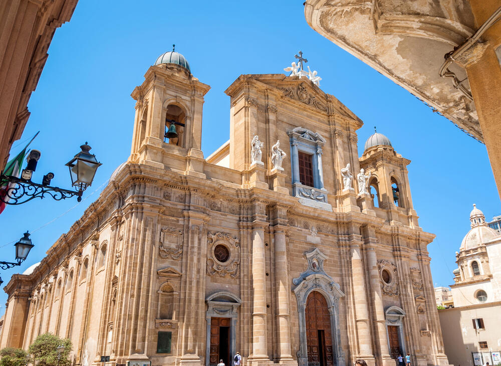Tour of Marsala with Traditional Wine Tasting and Boat